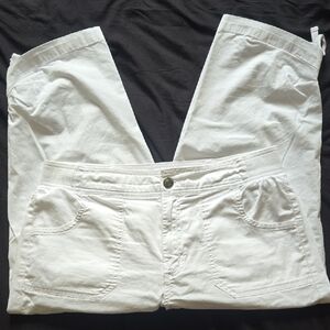 Basic Editions Crisp White Capri Pants